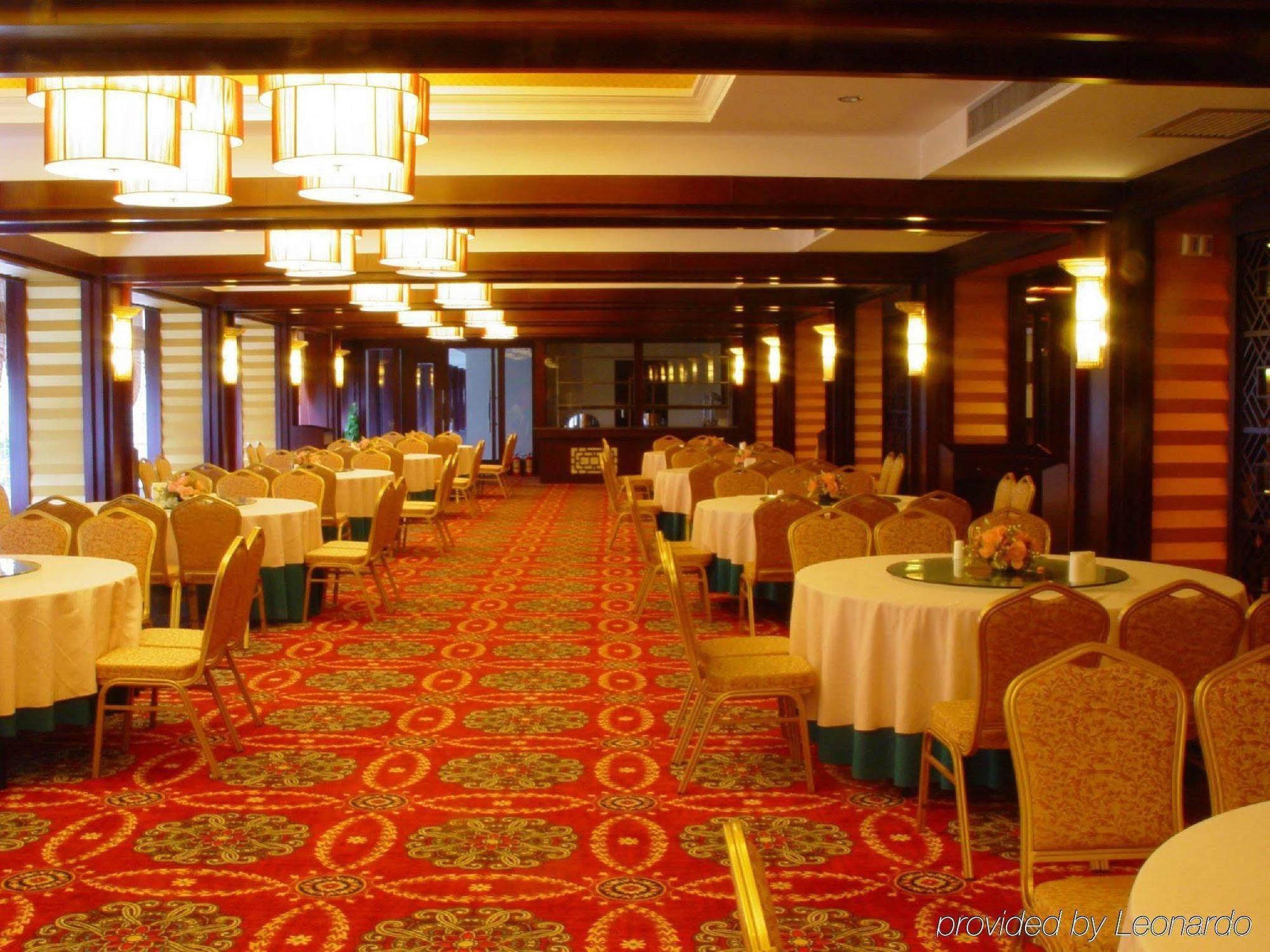 New West Street International Hotel Яншо Ресторан фото